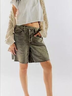 NEW Free People Gray Boomerang High Rise Overlap Button Fly Long Shorts 32